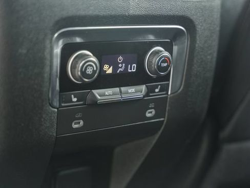 Used 2024 Chevrolet Tahoe Z71 w/ Luxury Package AWD/4WD image 42