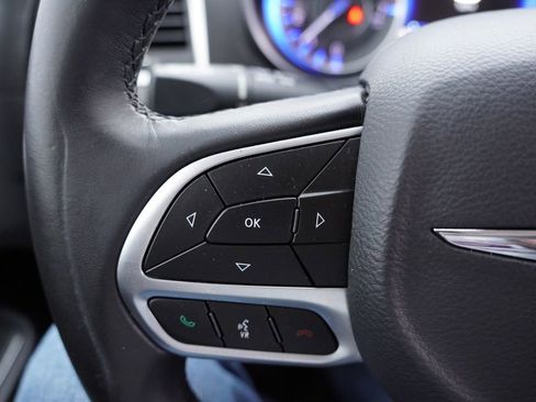 Certified 2017 Chrysler 300 Limited image 28