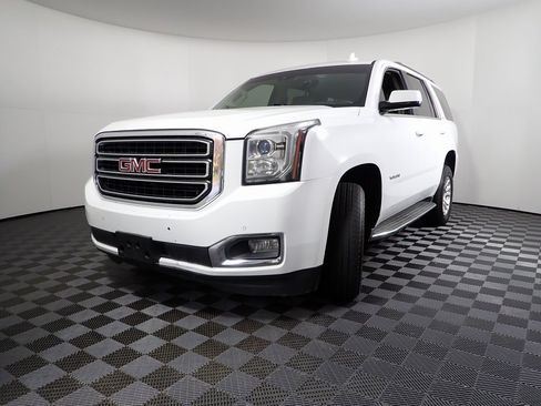 Used 2017 GMC Yukon SLT image 10