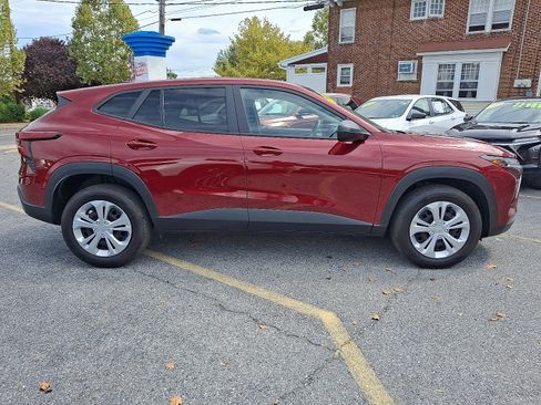 Used 2024 Chevrolet Trax LS image 6