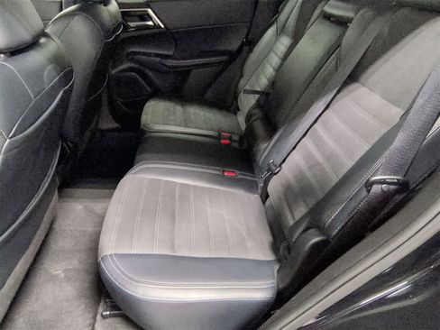 Used 2024 Mitsubishi Outlander SE image 6