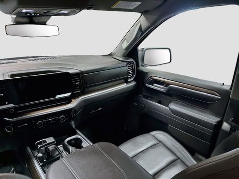 Used 2026 Chevrolet Silverado 1500 LT Trail Boss w/ Convenience Package II image 24