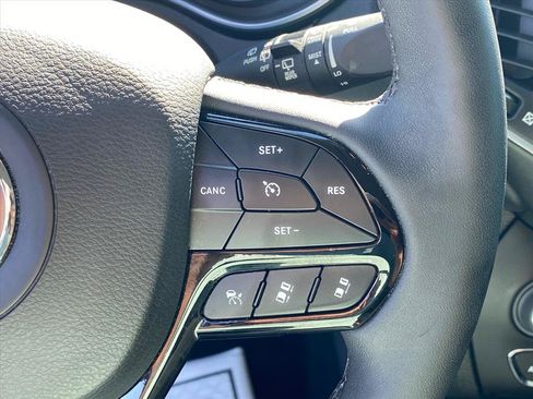 Used 2023 Jeep Cherokee Altitude Lux w/ Lux Elite Package AWD/4WD image 18