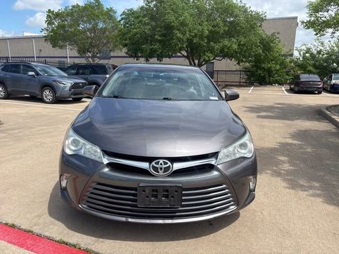 Used 2016 Toyota Camry LE image 2