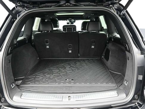 Used 2023 Jeep Grand Cherokee Overland w/ Luxury Tech Group IV AWD/4WD image 51