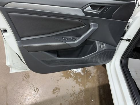Certified 2023 Volkswagen Jetta SE FWD image 10