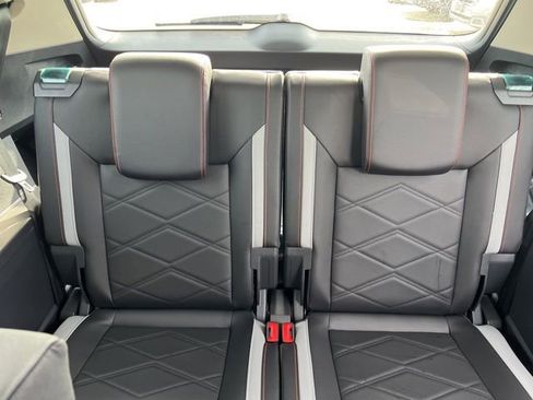 New 2026 Volkswagen Atlas Peak Edition image 11