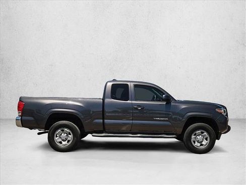 Used 2016 Toyota Tacoma SR5 w/ Towing Package RWD image 4