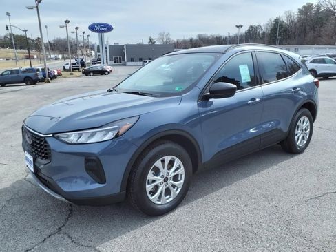 Used 2025 Ford Escape Active w/ Cold Weather Package image 9