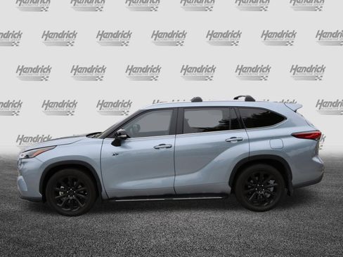 Used 2022 Toyota Highlander XLE FWD image 6