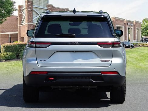 Used 2022 Jeep Grand Cherokee Trailhawk AWD/4WD image 5