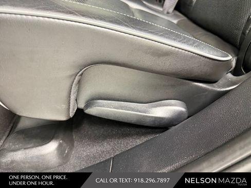 Used 2019 Jeep Grand Cherokee Overland RWD image 36