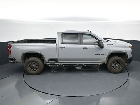 Used 2025 Chevrolet Silverado 2500 ZR2 w/ Technology Package AWD/4WD image 35