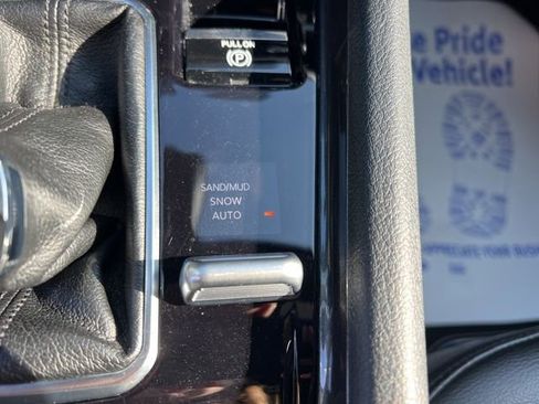 Used 2023 Jeep Compass Latitude image 23