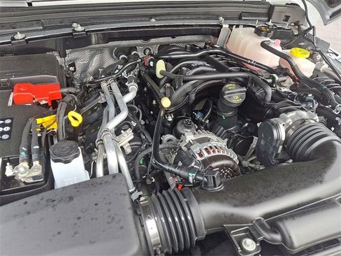 Used 2024 Jeep Wrangler Rubicon w/ Technology Group image 28