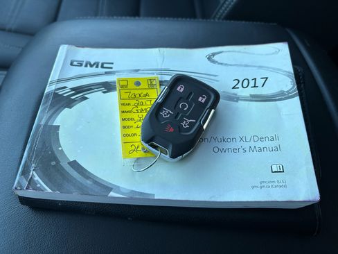 Used 2017 GMC Yukon Denali image 37