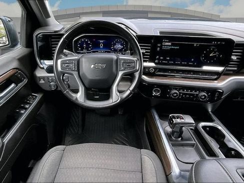 Used 2022 Chevrolet Silverado 1500 RST AWD/4WD image 6