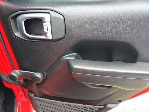 Used 2023 Jeep Gladiator Sport image 14