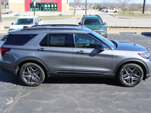 New 2026 Ford Explorer ST w/ Sun And Sound Package AWD/4WD image 8