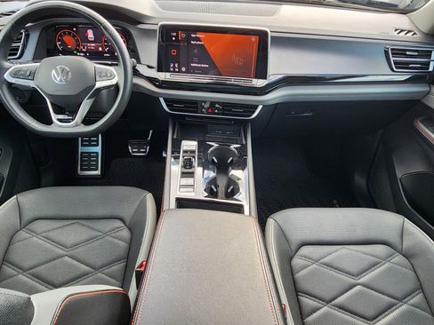 Used 2024 Volkswagen Atlas Peak Edition SEL image 8