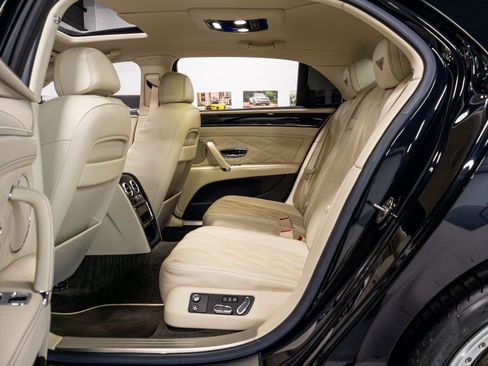 Used 2015 Bentley Flying Spur V8 AWD/4WD image 12