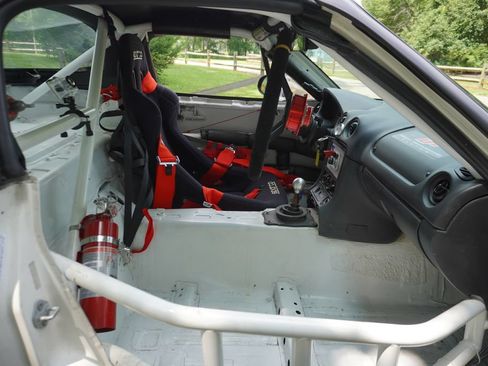 Used 1999 MAZDA MX-5 Miata RWD image 31