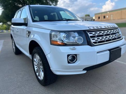Used 2014 Land Rover LR2 HSE AWD/4WD image 4