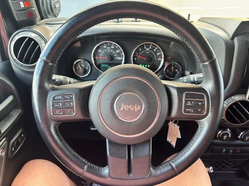 Used 2018 Jeep Wrangler Unlimited Sport S AWD/4WD image 35