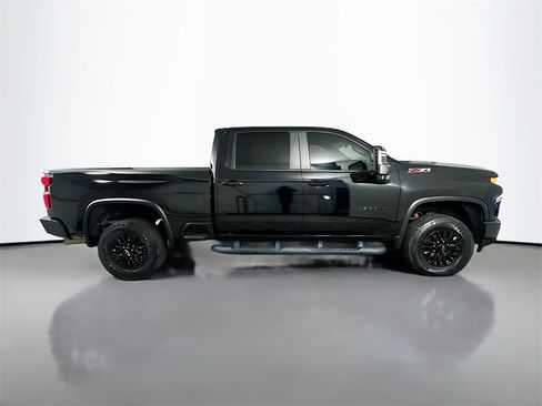 Used 2021 Chevrolet Silverado 2500 LTZ w/ LTZ Plus Package image 9