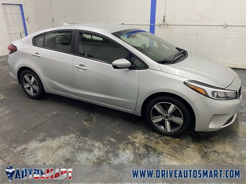 Used 2018 Kia Forte LX w/ LX Popular Package image 2