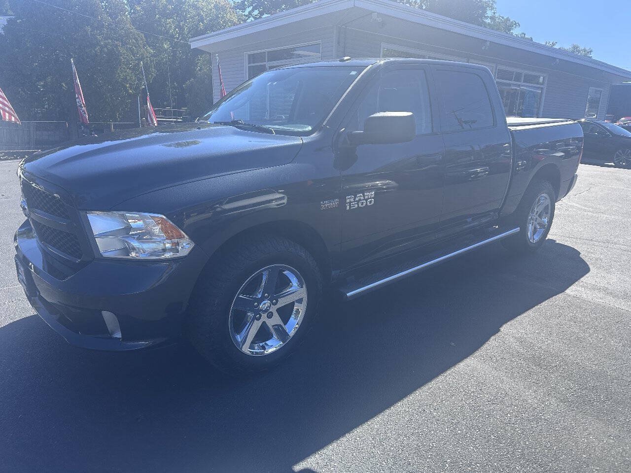 Used 2016 RAM 1500 Express AWD/4WD image 10