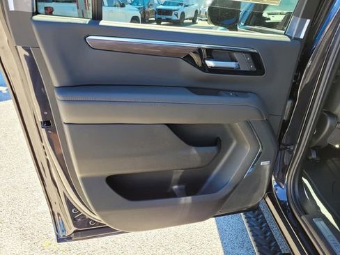 New 2026 Chevrolet Suburban Z71 w/ Comfort Package image 10