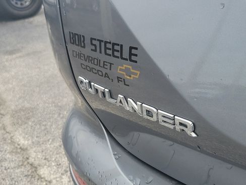 Used 2024 Mitsubishi Outlander SE image 10