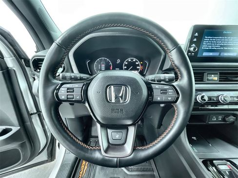 Used 2025 Honda Pilot TrailSport image 21