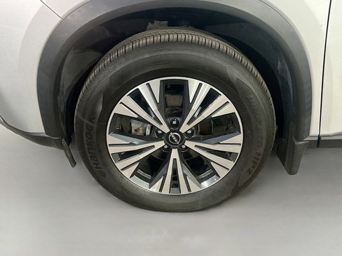 Used 2022 Nissan Rogue SV AWD/4WD image 29