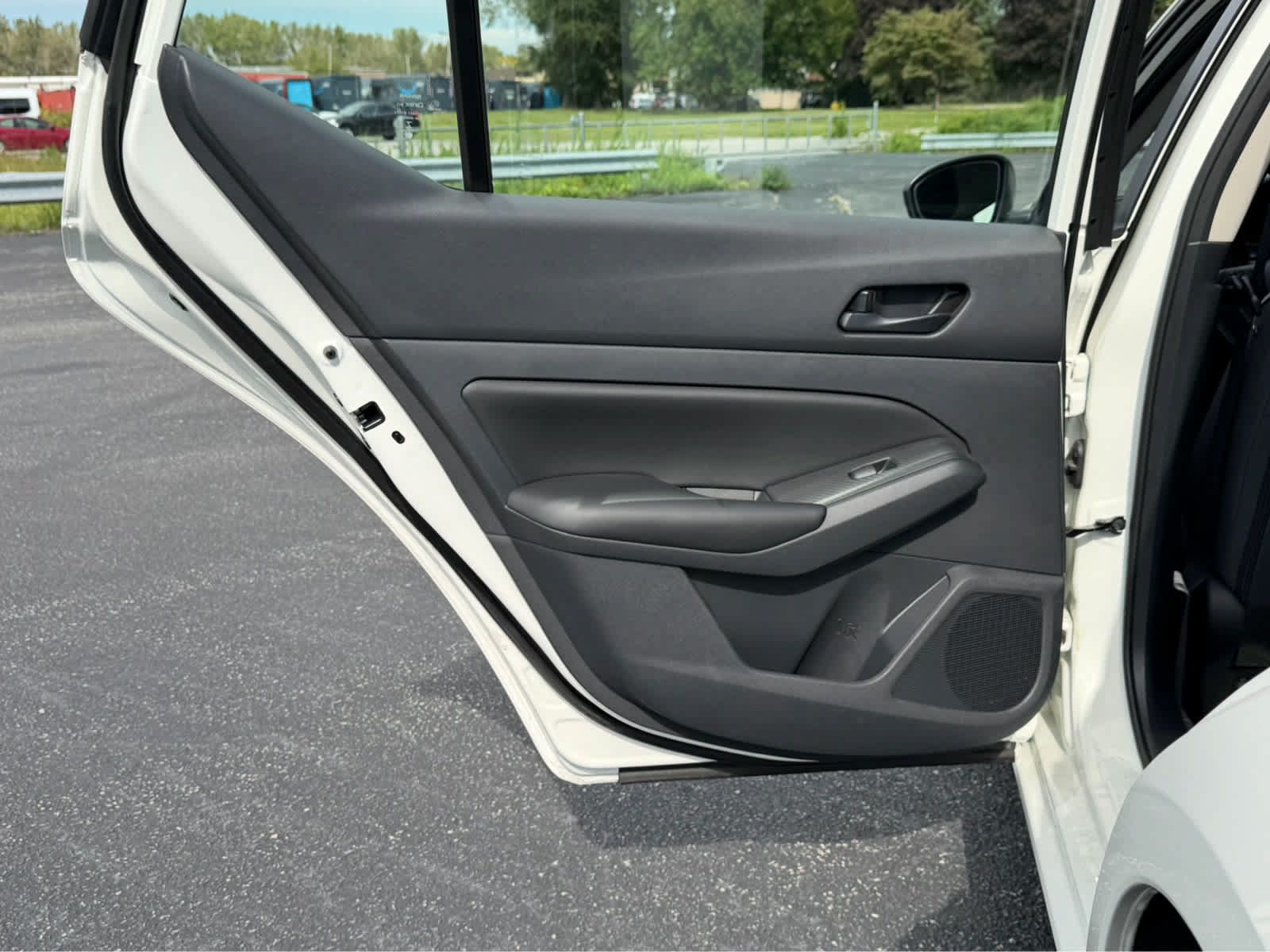 Used 2025 Nissan Altima 2.5 S FWD image 18