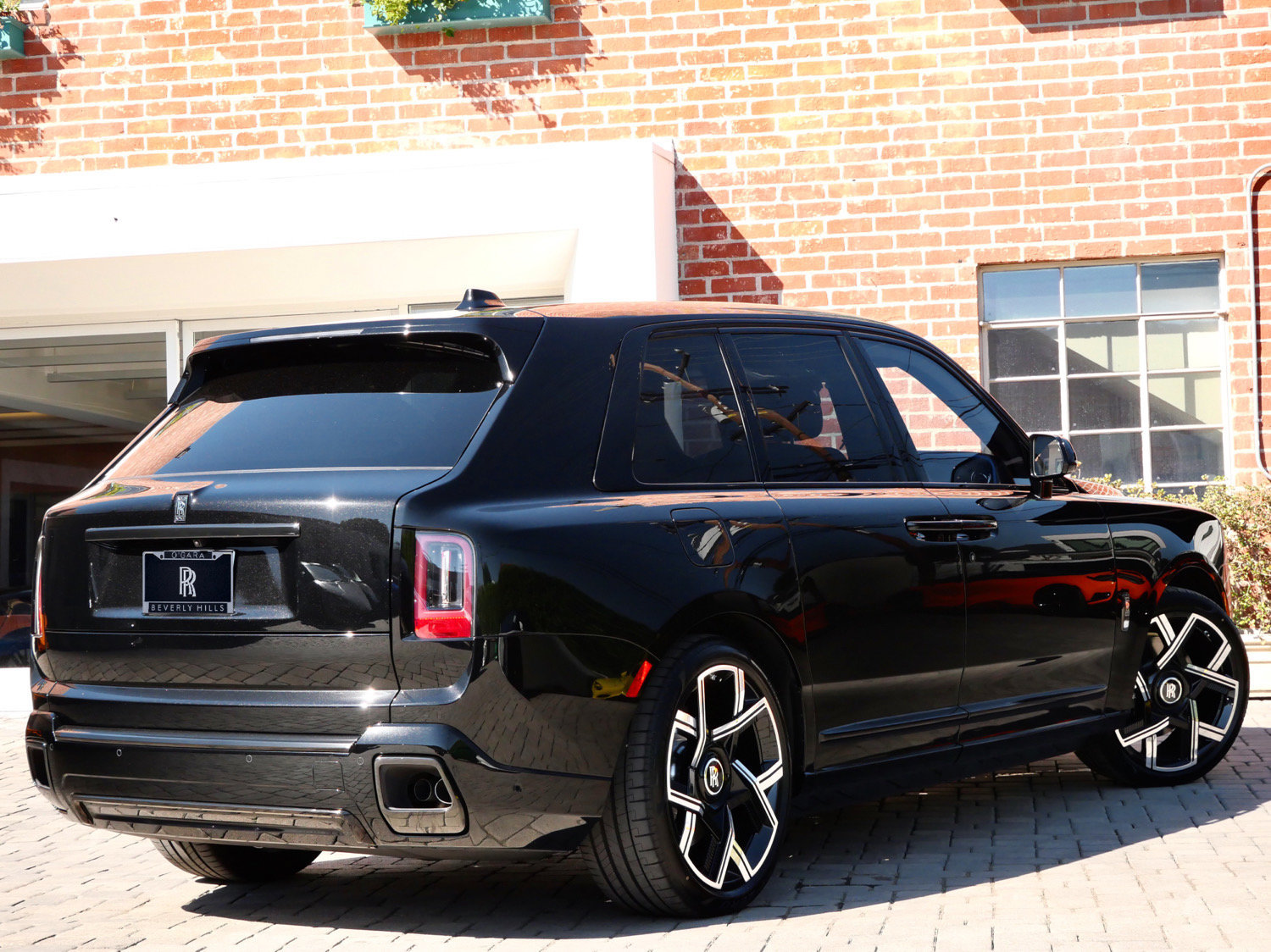 New 2027 Rolls-Royce Cullinan Black Badge AWD/4WD image 2