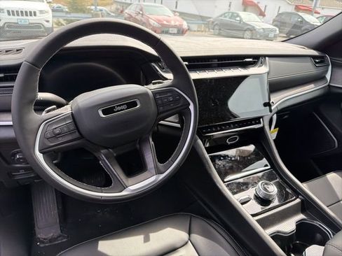 New 2026 Jeep Grand Cherokee Limited image 16