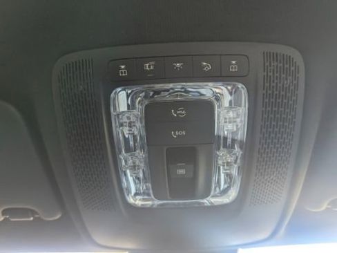 Used 2021 Mercedes-Benz A 220 4MATIC image 40