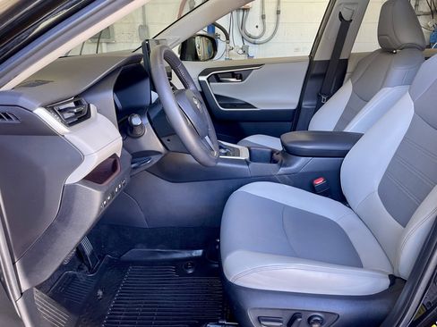 Used 2023 Toyota RAV4 Limited image 14