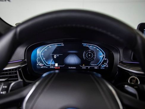 Used 2023 BMW 530e w/ Premium Package image 23