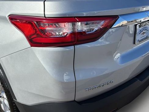 Used 2021 Chevrolet Traverse LS image 36