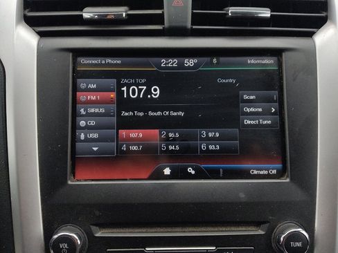 Used 2016 Ford Fusion SE image 25