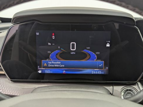 Used 2024 Chevrolet Trax ACTIV w/ Sunroof Package image 21