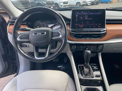 Used 2022 Jeep Compass Limited AWD/4WD image 4