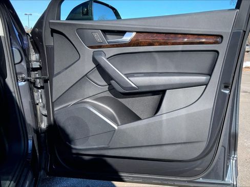 Used 2018 Audi Q5 2.0T Premium Plus w/ Premium Plus Package image 23