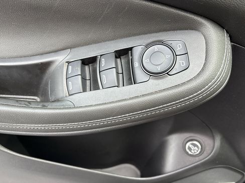 Used 2024 Buick Encore GX Avenir w/ Avenir Technology Package image 13