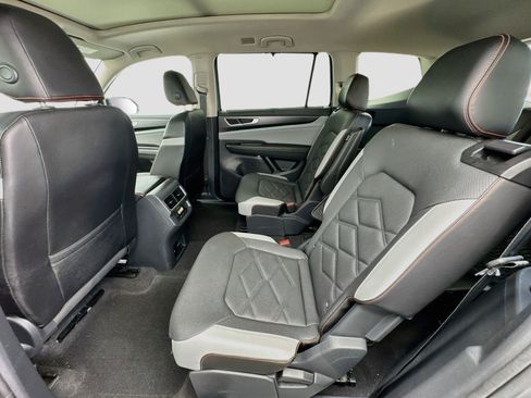 Used 2024 Volkswagen Atlas Peak Edition SE AWD/4WD image 16