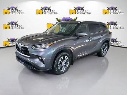 Used 2024 Toyota Highlander XLE