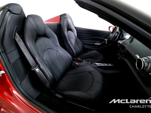 Used 2022 Ferrari F8 Tributo image 20